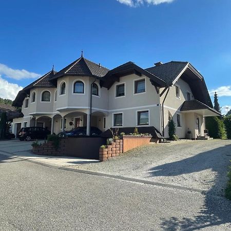 Haus Zum Glueck Lägenhet Reifnitz Exteriör bild